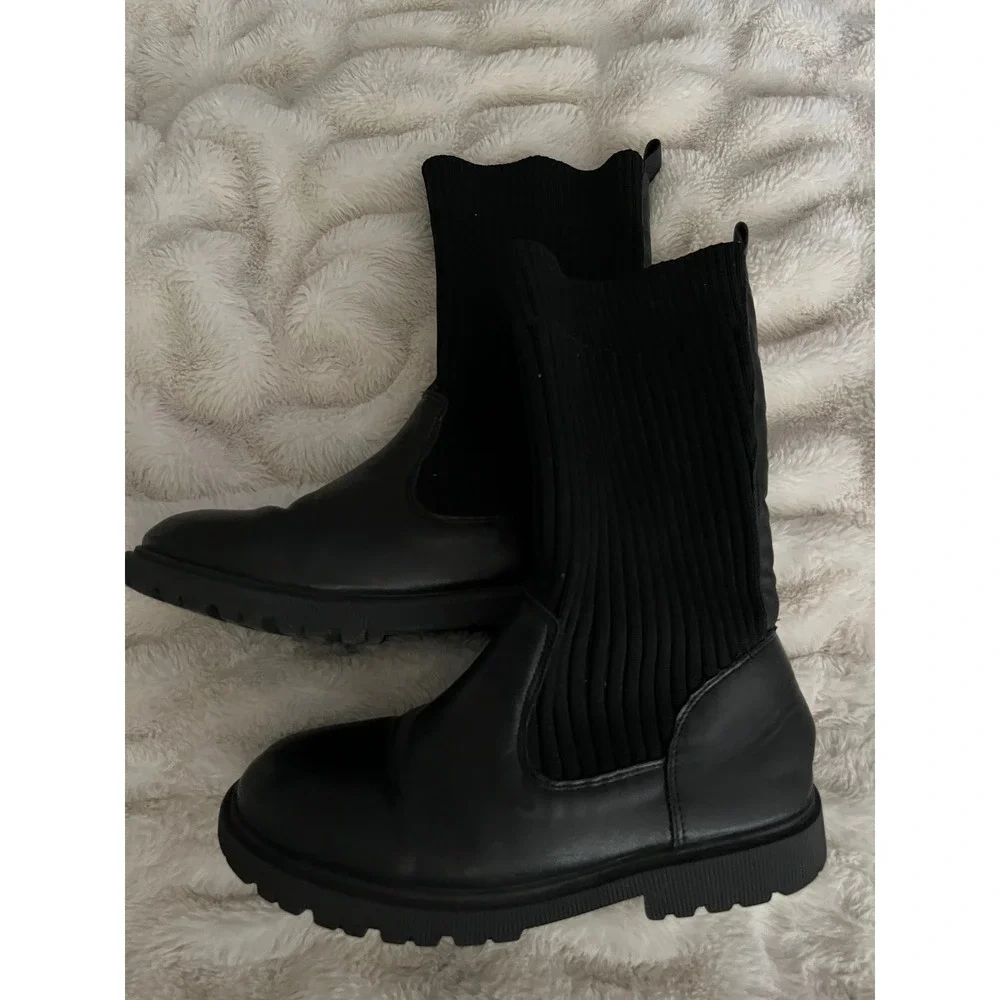 Kids Black Faux Leather Ribbed Knit Sock Lug Sole Pull On Boots Size 2 size 33